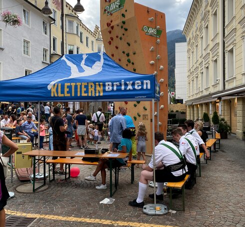 Advertising folding gazebo blue 3x1.5 customised with Klettern Brixen logo used for sports event in town