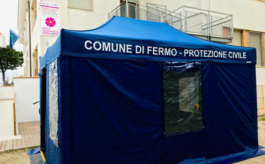 La Protezione Civile del Comune di Fermo ha scelto il nostro Kit Rescue 4,5x3 m blu per le situazioni di emergenza.