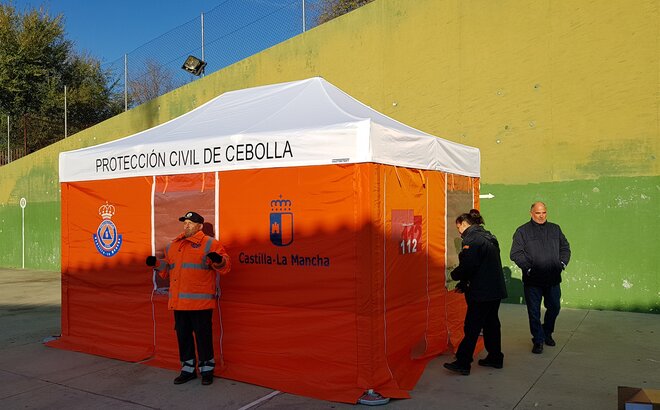 Anche la Protezione Civile in Spagna si affida al nostro Kit Rescue 4,5x3 m arancione e bianco personalizzato.