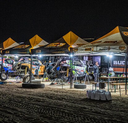 The race gazebos are located at the Dakar Rally 2022 and shelter the Rymax cars and staff during the night. The tents are equipped with different lights 